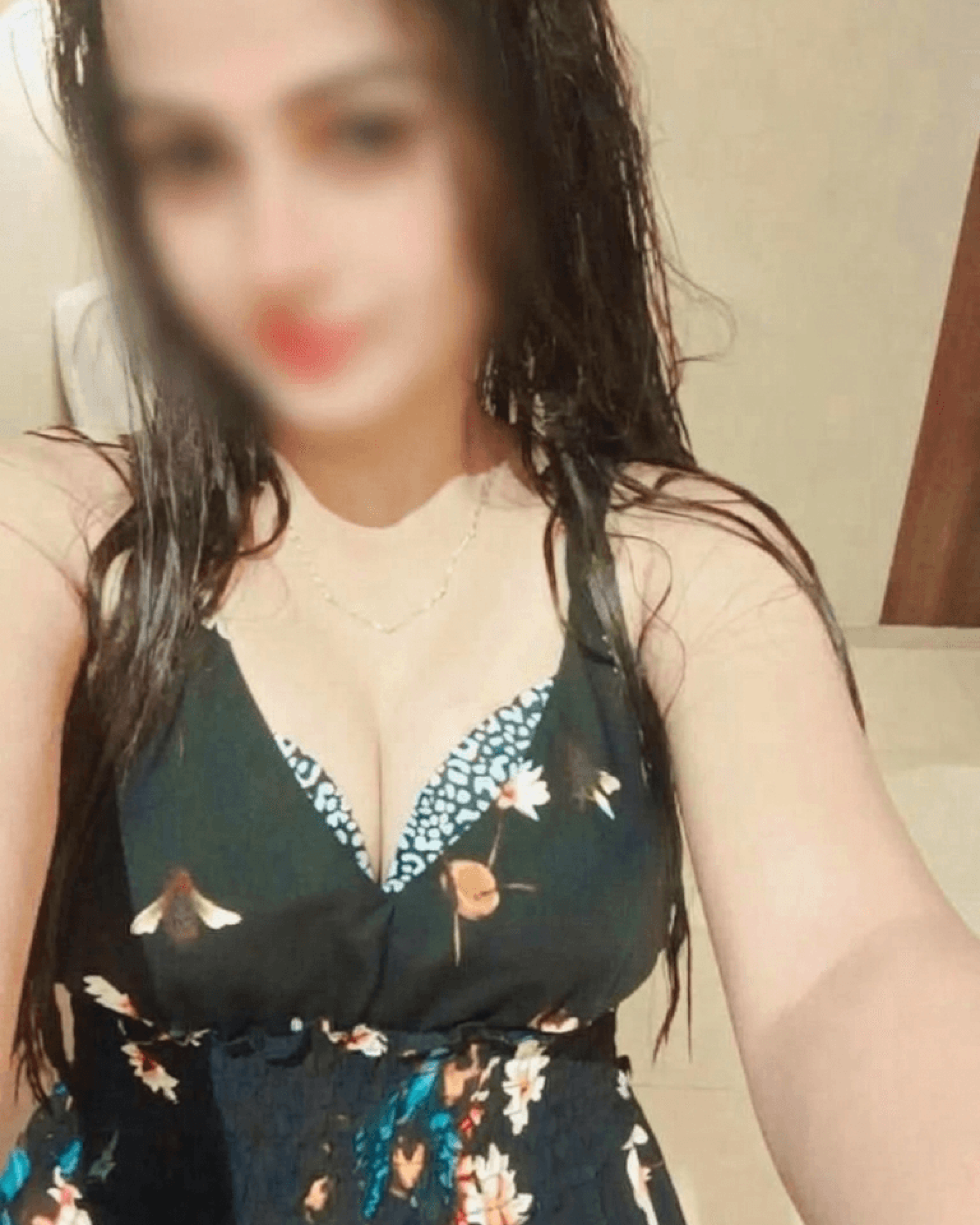 Priya Escort Service in Noida
